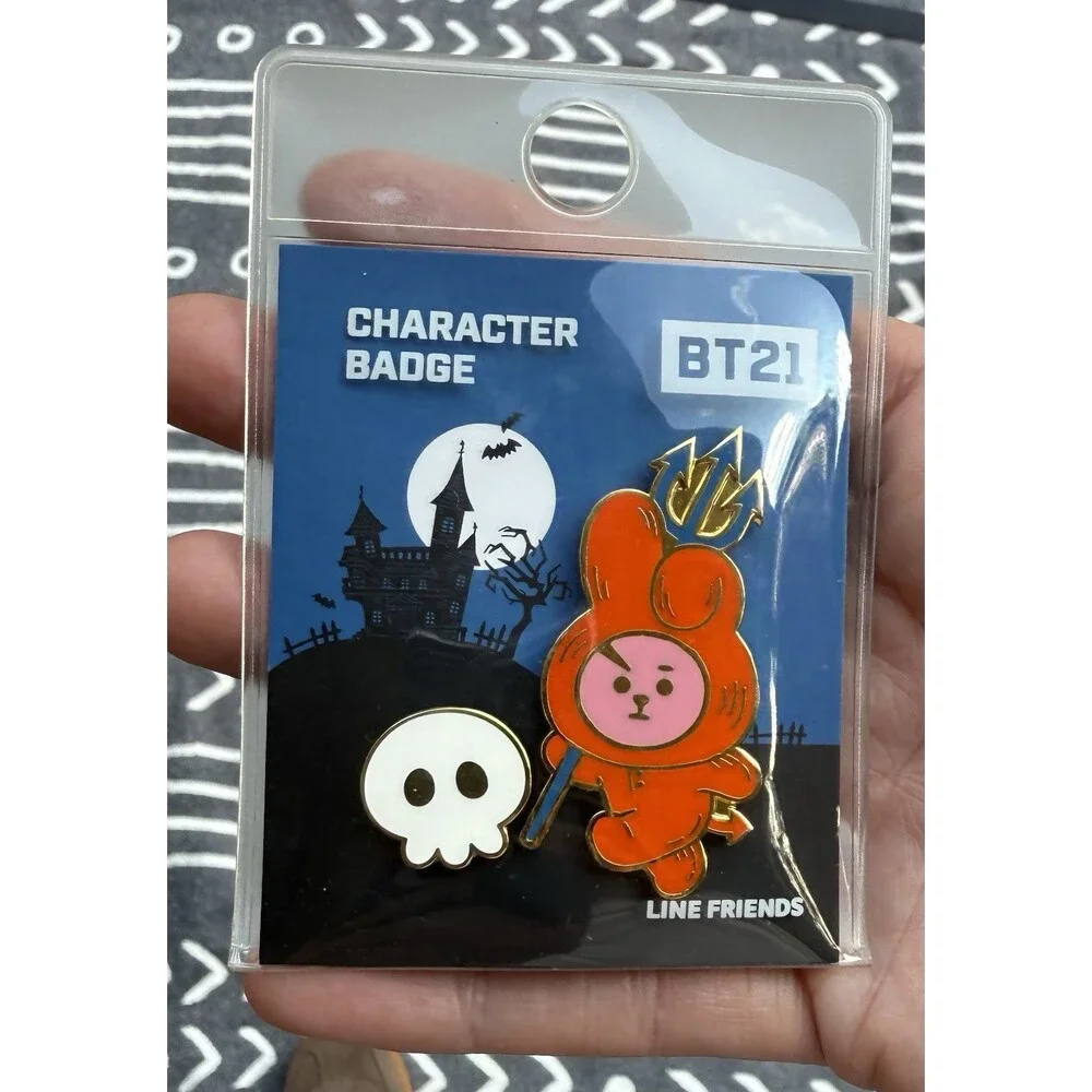BTS BT21 Official 2019 Halloween Edition Character Metal Badge Cookie